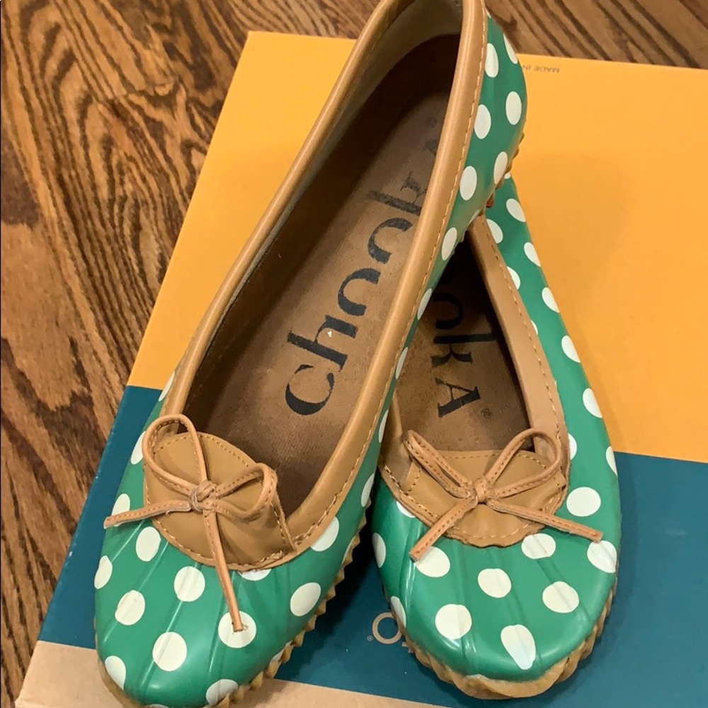 Green polka dot rain shoes